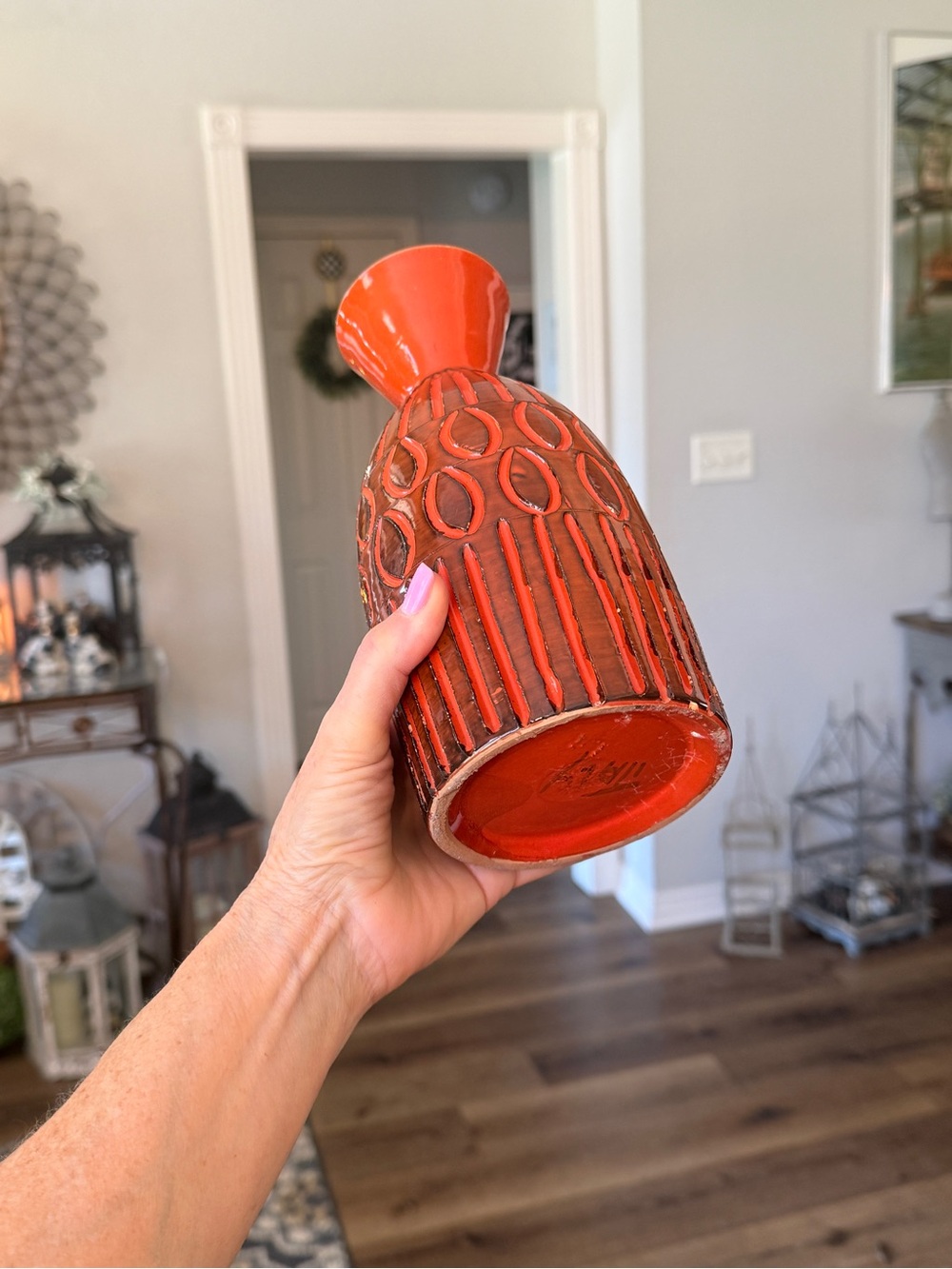Mid‑Century Modern Italian Textured Ceramic Vase – Deep Orange & Black Glaze - Picture 8 of 17